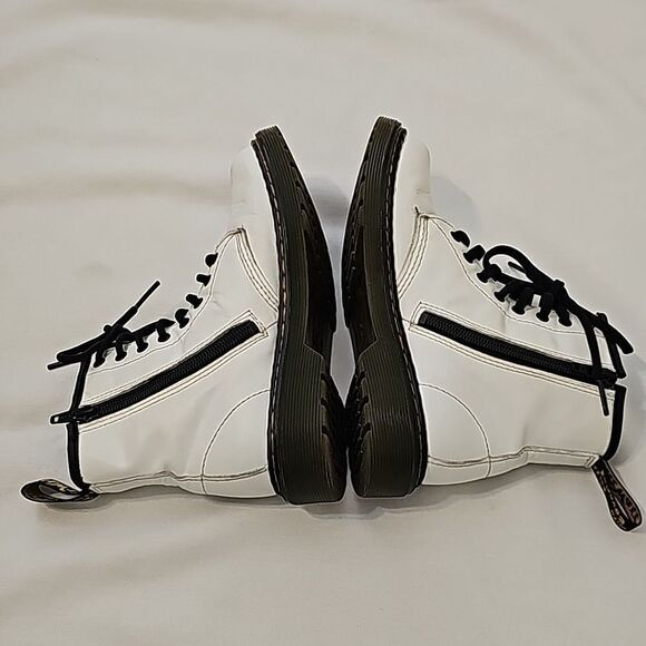 GIRLS Dr. Martens 1460 Boot White Leather size 2 - Picture 3 of 7